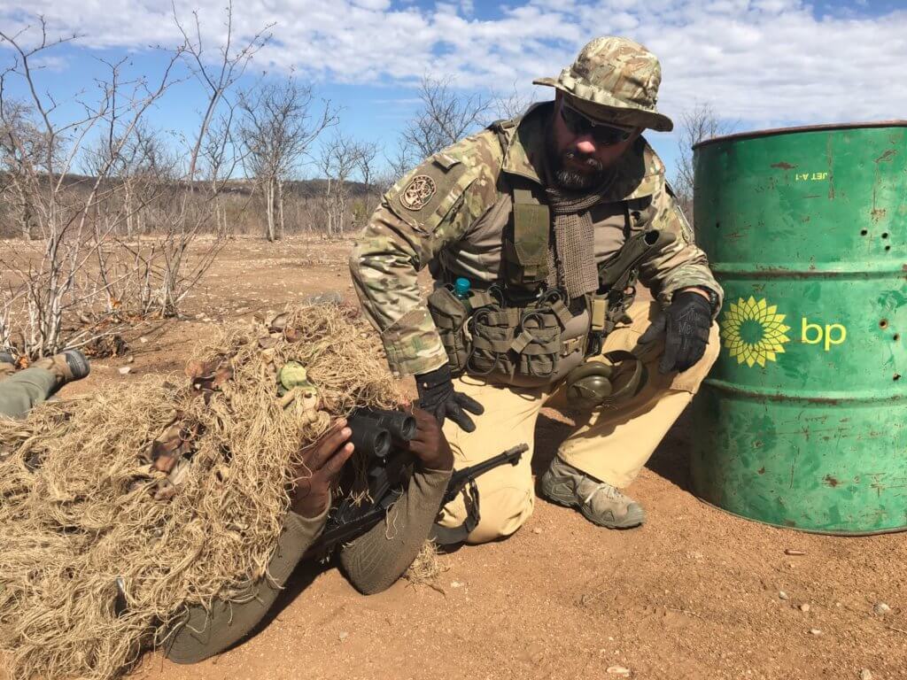 Formazione tecniche di tiro e osservazione. Leica per la conservazione della natura nel continente africano