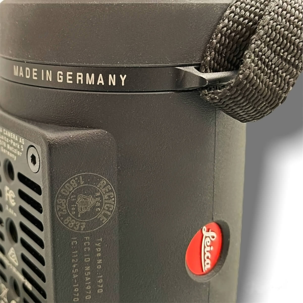 Particolare della scritta "Made in Germany" sulla termocamera Calonox. Controllate sempre dove viene assemblato il prodotto e chiedete da quali componenti utilizza.